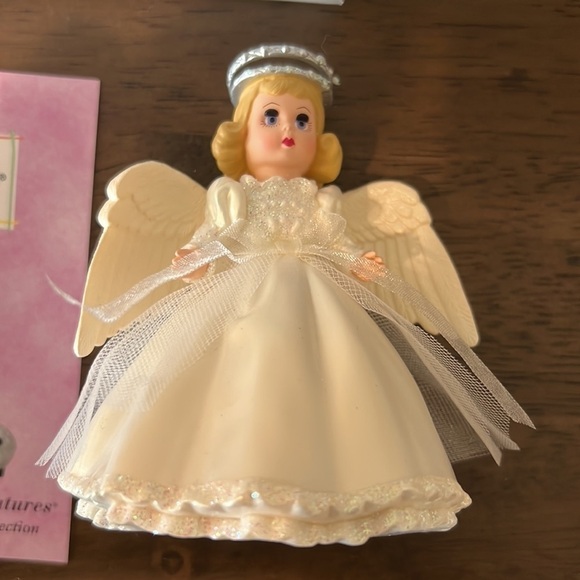 Madame Alexander Angel #3-2000 - Picture 2 of 12